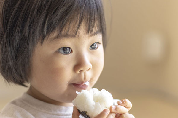 離乳食の後ってどうしてる？幼児食の疑問を解決！困ったときのＱ＆Ａと栄養満点レシピ6選