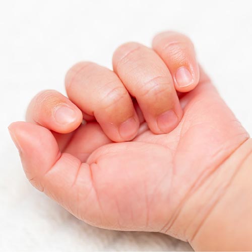 赤ちゃんの爪切りの頻度は？｜鼻・耳・髪の毛などお手入れの基本