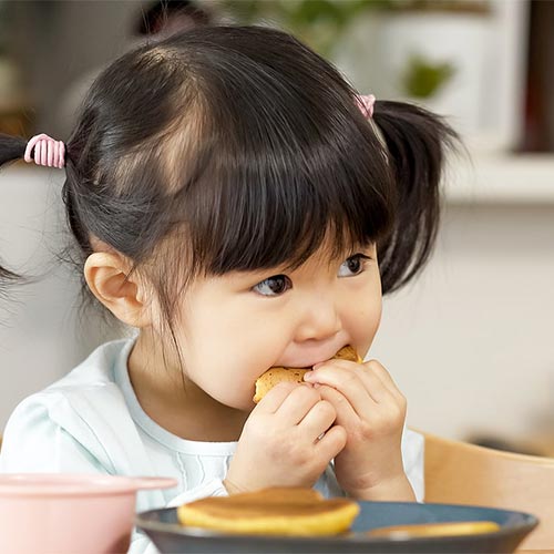 月齢別の量・選び方と簡単レシピ3選｜赤ちゃんのおやつはいつから？