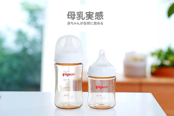 赤ちゃんが自然に飲める　母乳実感